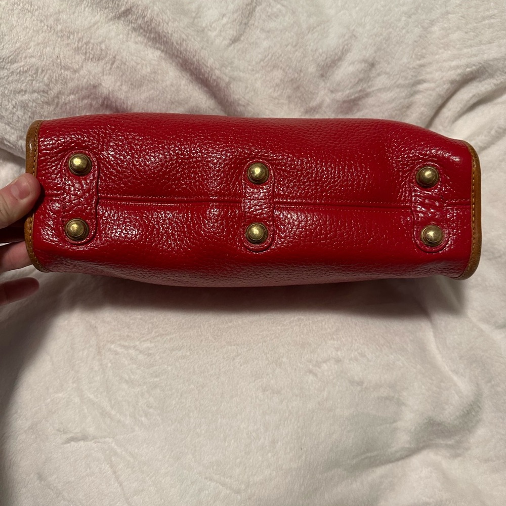 Beautiful Vintage Dooney & Bourke Red and Tan Leather Crossbody with Strap - Picture 5 of 7